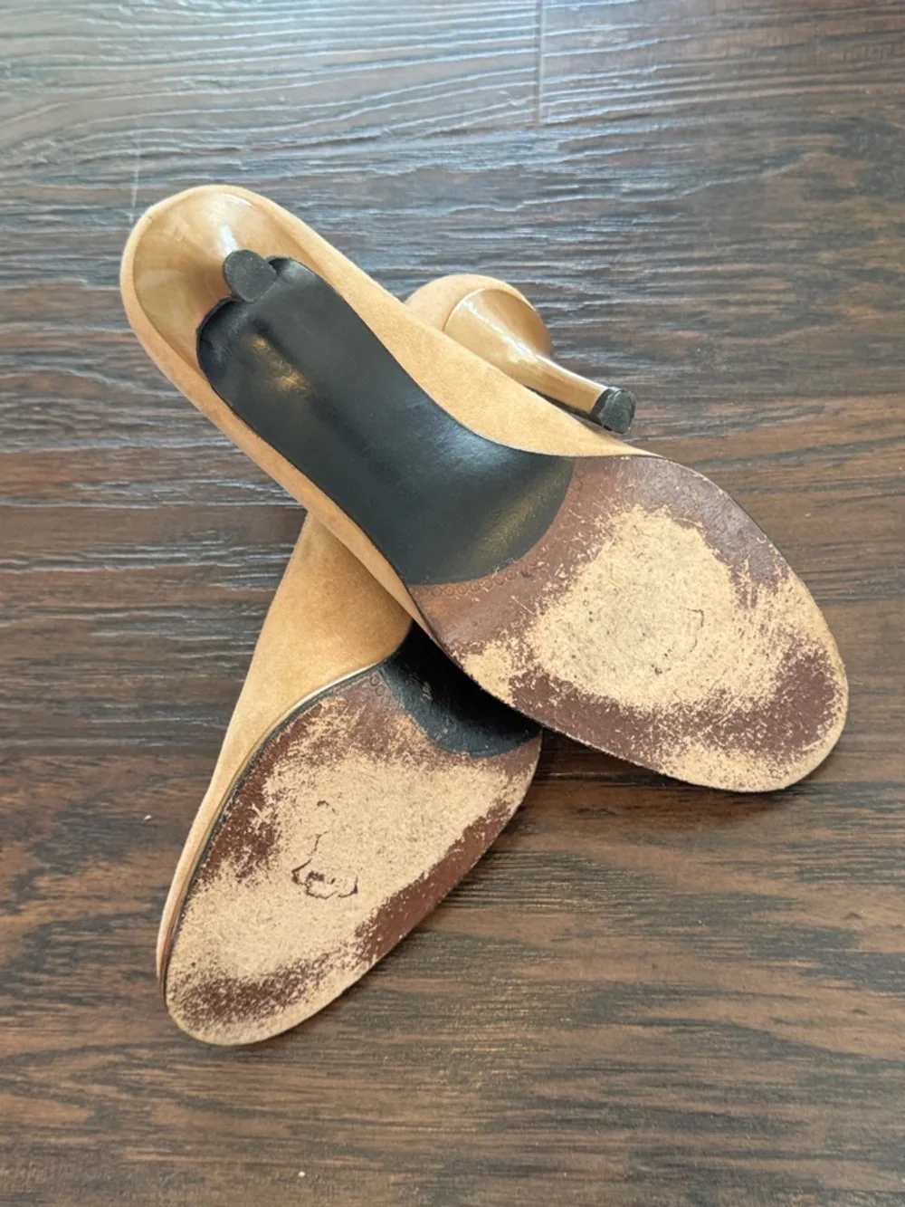 Stuart Weitzman Suede Pumps in Tan Camel